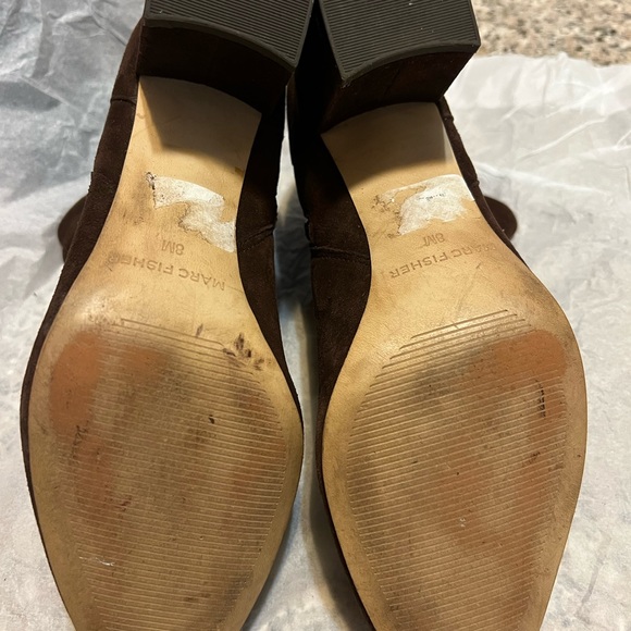 MARC FISHER BROWN BOOTS - Picture 7 of 9